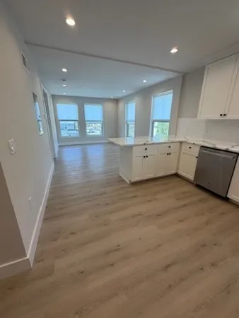 $2,372 | 186 Bedford Street, Unit 211, Lexington, MA 02420