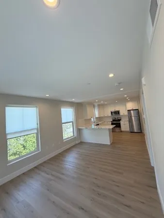 $2,372 | 186 Bedford Street, Unit 211, Lexington, MA 02420