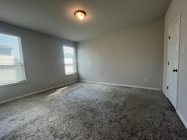 $2,250 | 124 Old Stagecoach Road, Jarrell, TX 76537