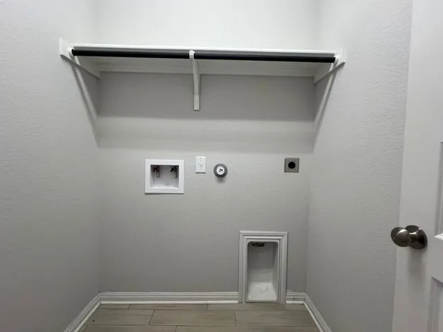 $2,250 | 124 Old Stagecoach Road, Jarrell, TX 76537