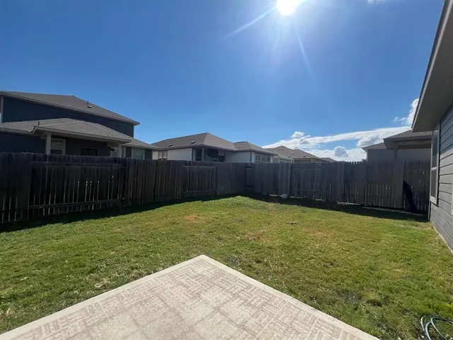 $2,250 | 124 Old Stagecoach Road, Jarrell, TX 76537