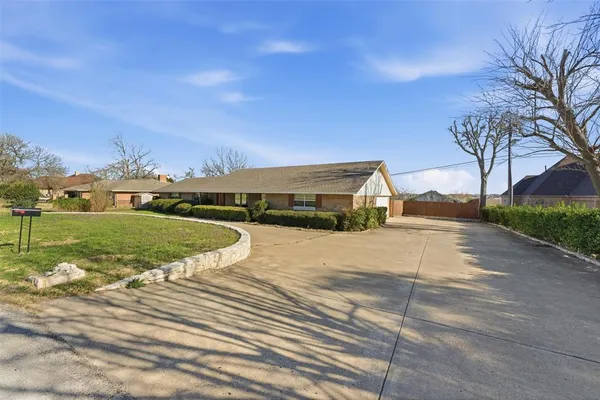$3,800 | 119 Lakeshore Drive, Waxahachie, TX 75165