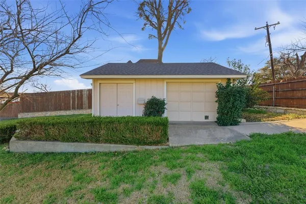 $3,800 | 119 Lakeshore Drive, Waxahachie, TX 75165