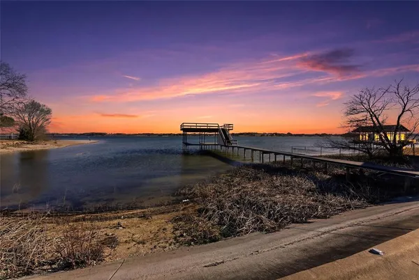 $3,800 | 119 Lakeshore Drive, Waxahachie, TX 75165