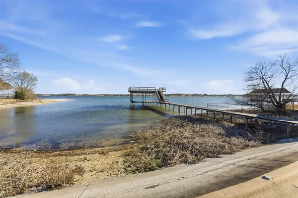 $3,800 | 119 Lakeshore Drive, Waxahachie, TX 75165