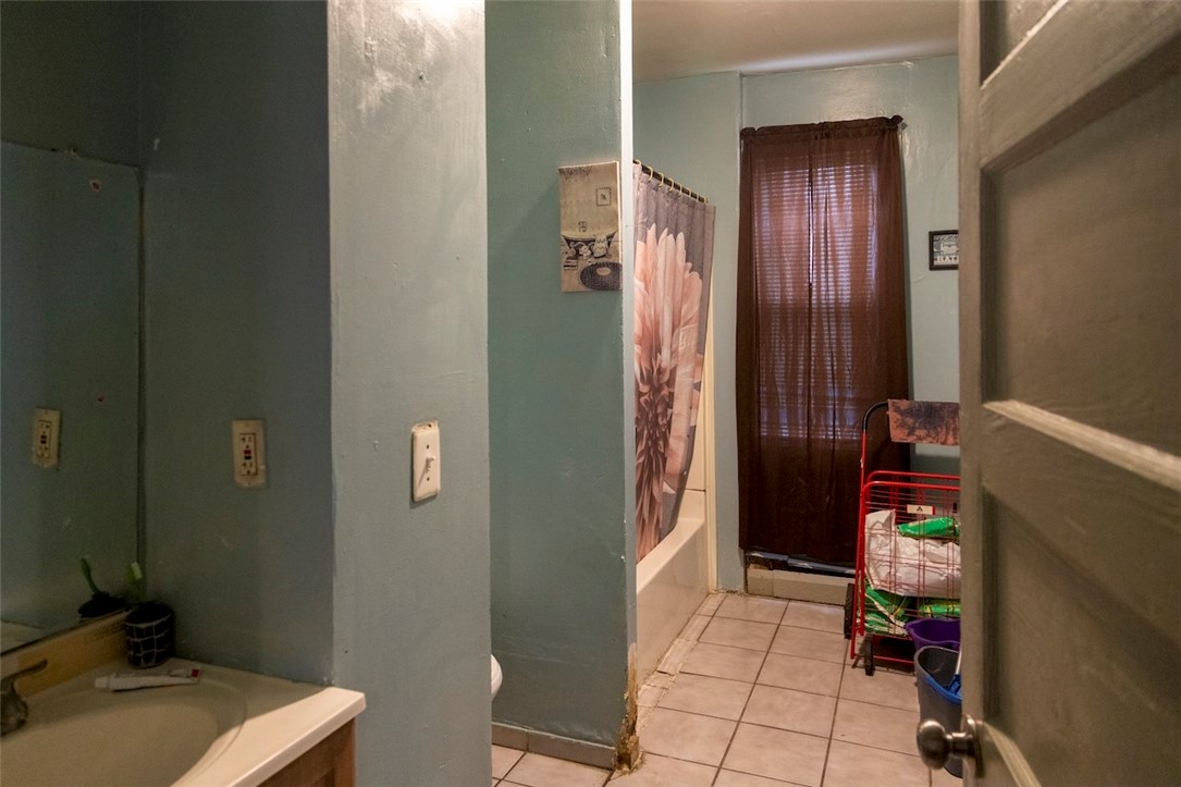 320 Valley Street Providence, RI 02908 - Photo 12 of 34