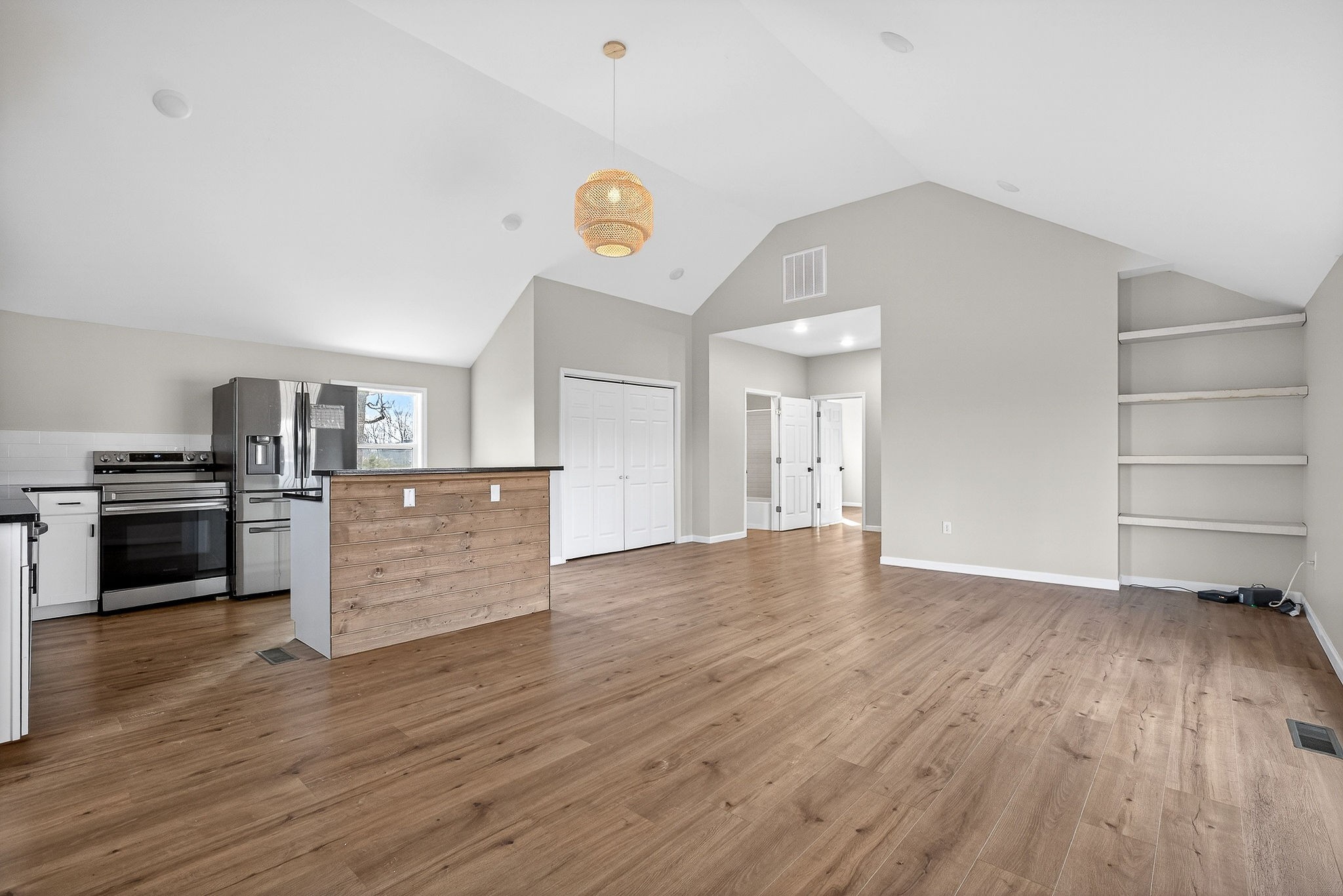 884 Swamp Road McMinnville, TN 37110 - Photo 4 of 41