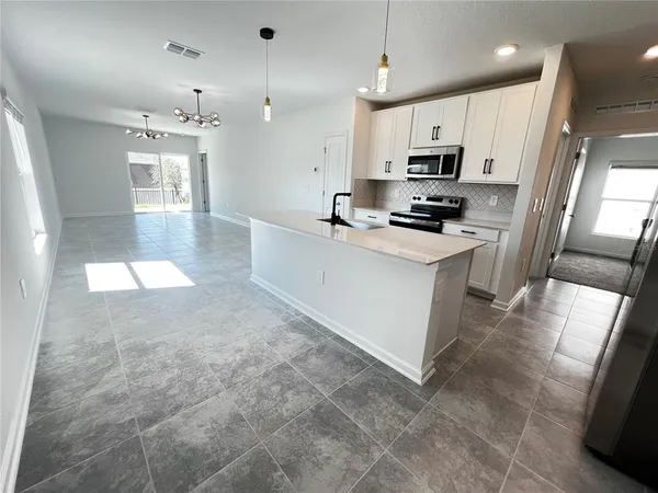 $2,000 | 2010 Punch Bowl Avenue, Davenport, FL 33837