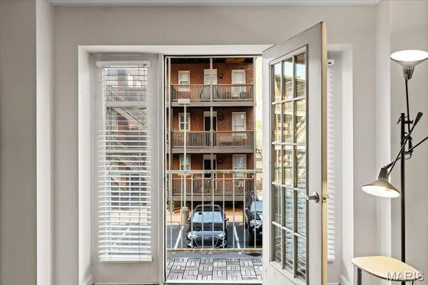 $120,000 | 5330 Pershing Avenue, Unit 205, St. Louis, MO 63112