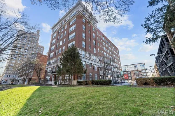 $120,000 | 5330 Pershing Avenue, Unit 205, St. Louis, MO 63112