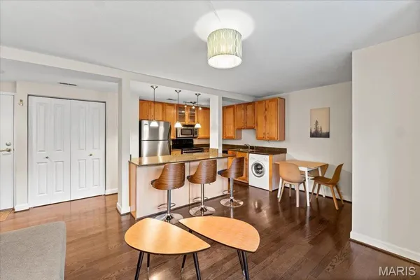 $120,000 | 5330 Pershing Avenue, Unit 205, St. Louis, MO 63112