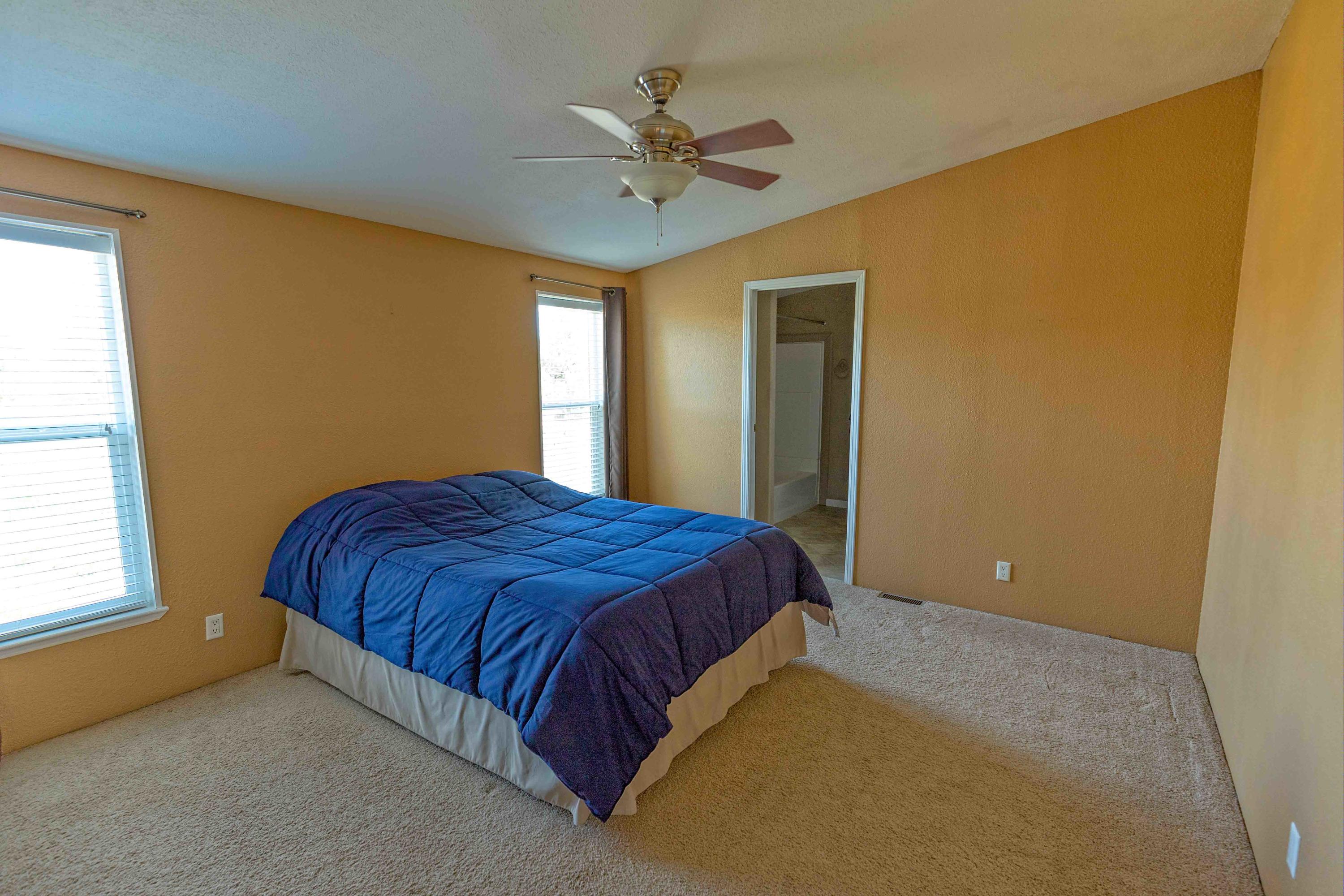 6223 Southwest Rim Road Terrebonne, OR 97760 - Photo 10 of 21 Master Bedroom