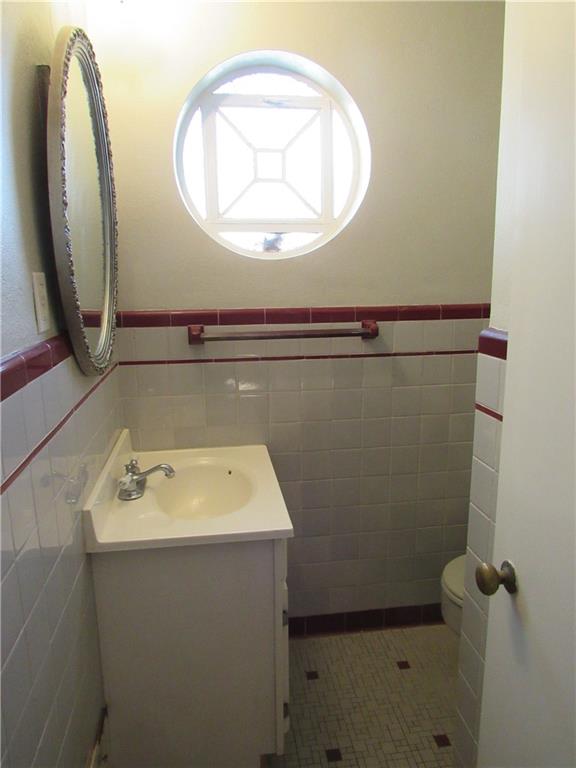 840 Ridgeview Drive Pittsburgh, PA 15228 - Photo 13 of 24 Gallery Image 13