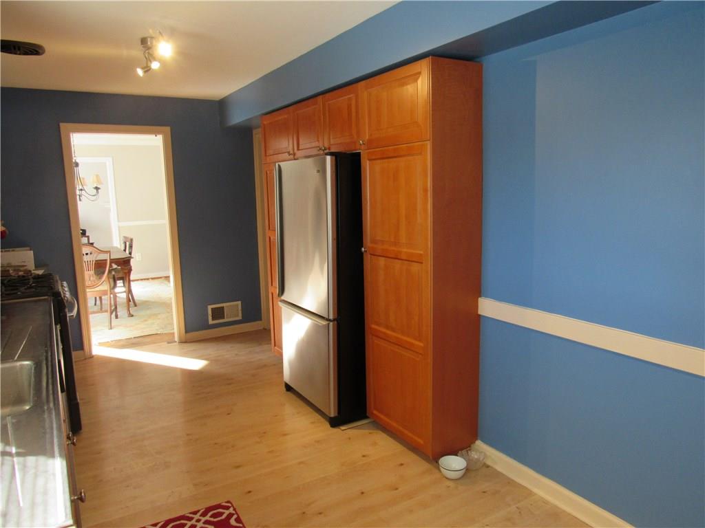 840 Ridgeview Drive Pittsburgh, PA 15228 - Photo 9 of 24 Gallery Image 9