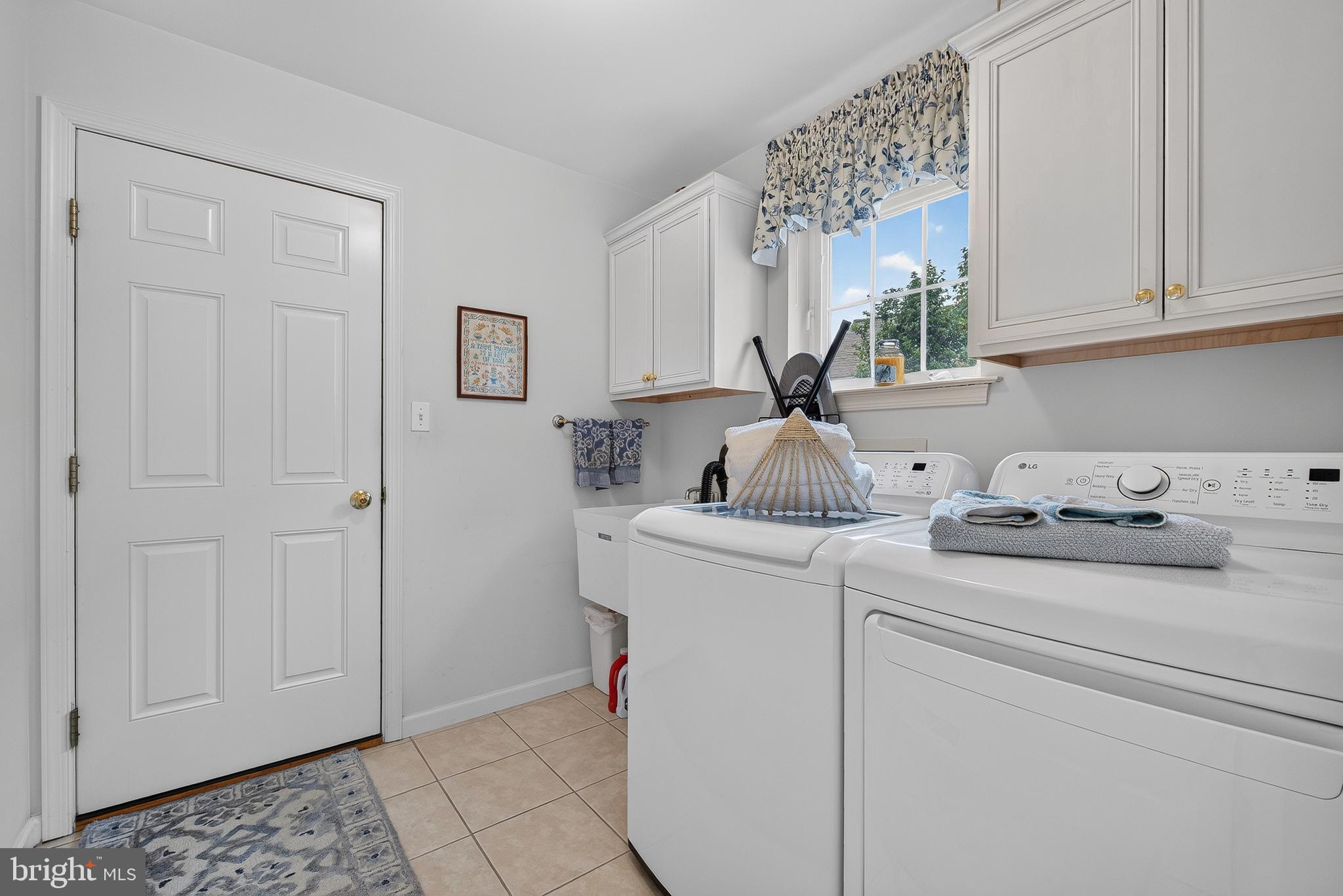 1133 Brighton Avenue Lititz, PA 17543 - Photo 29 of 44 Laundry Room