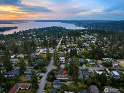 $3,500,000 | 2416 96th Avenue Northeast, Clyde Hill, WA 98004