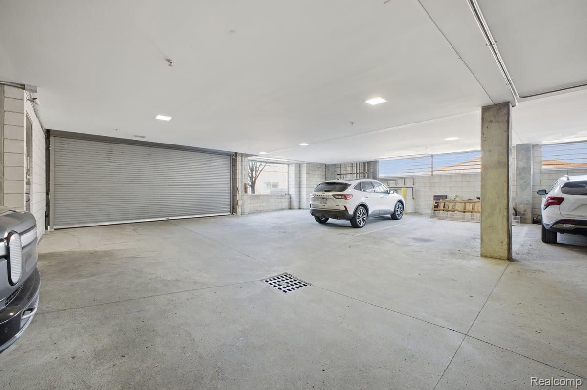 211 East 9 Mile Road, Unit 313 Ferndale, MI 48220 - Photo 35 of 40 View of parking deck