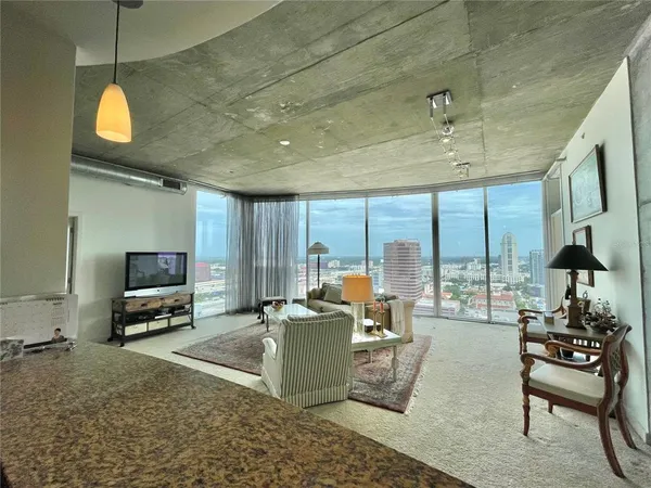 $2,700 | 155 South Court Avenue, Unit 2016, Orlando, FL 32801