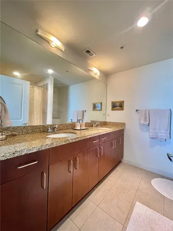$2,700 | 155 South Court Avenue, Unit 2016, Orlando, FL 32801