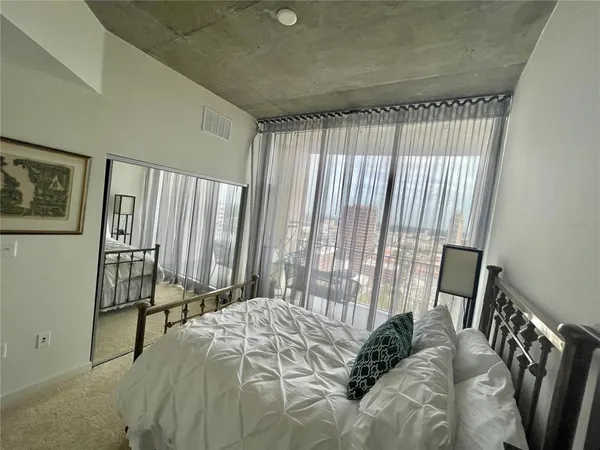 $2,700 | 155 South Court Avenue, Unit 2016, Orlando, FL 32801