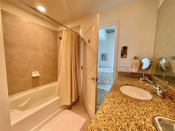 $2,700 | 155 South Court Avenue, Unit 2016, Orlando, FL 32801