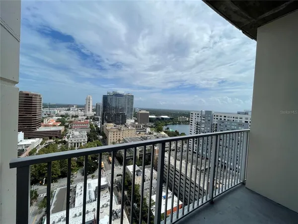 $2,700 | 155 South Court Avenue, Unit 2016, Orlando, FL 32801