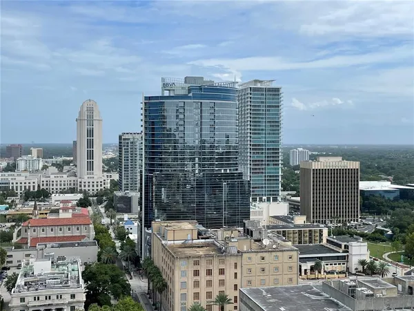 $2,700 | 155 South Court Avenue, Unit 2016, Orlando, FL 32801