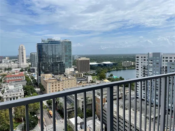 $2,700 | 155 South Court Avenue, Unit 2016, Orlando, FL 32801