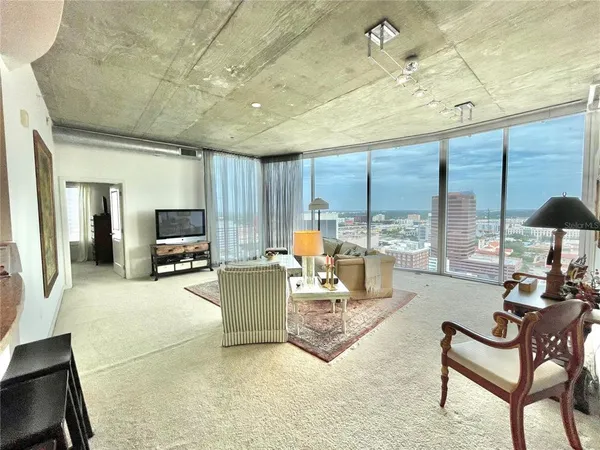 $2,700 | 155 South Court Avenue, Unit 2016, Orlando, FL 32801