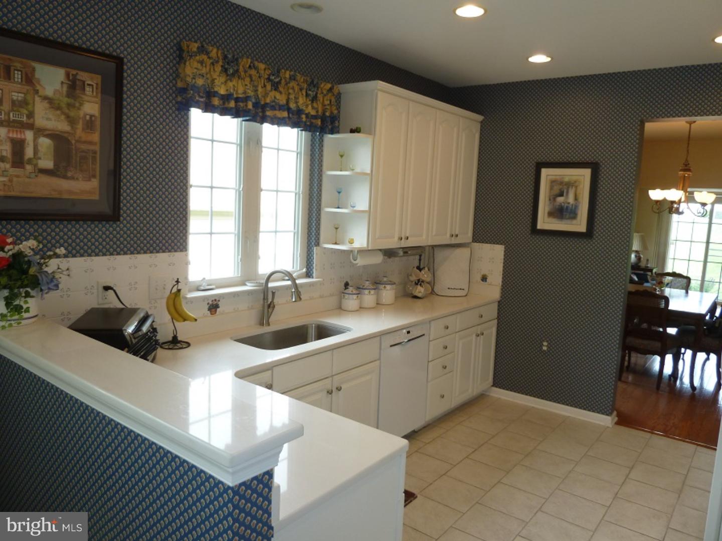 43 Bluebonnet Road Langhorne, PA 19047 - Photo 11 of 25 Kitchen