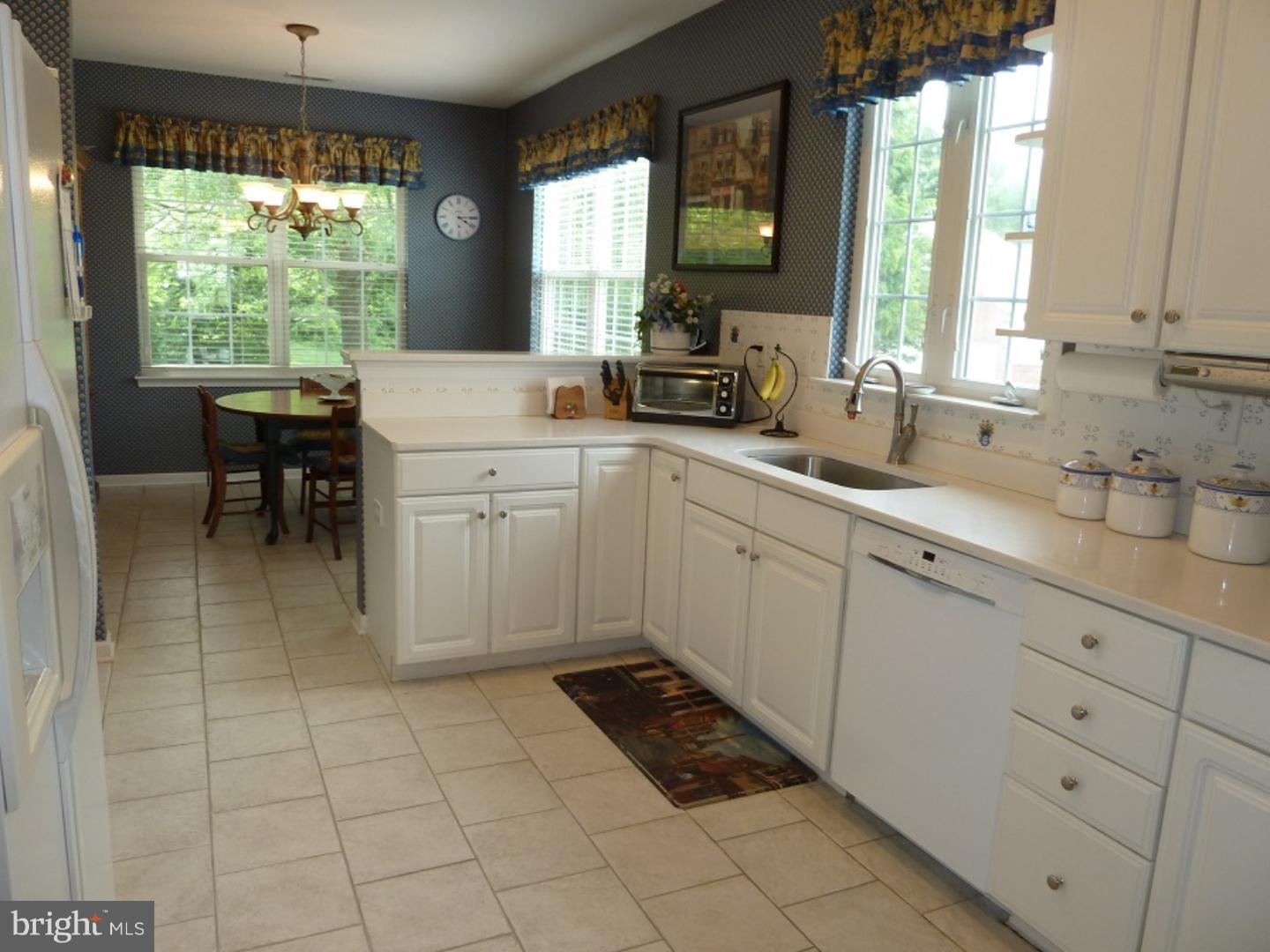 43 Bluebonnet Road Langhorne, PA 19047 - Photo 9 of 25 Kitchen