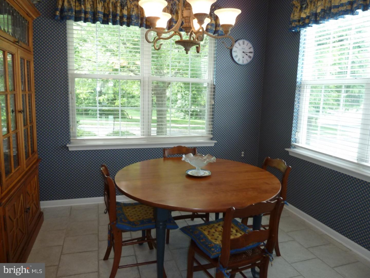 43 Bluebonnet Road Langhorne, PA 19047 - Photo 10 of 25 Breakfast Room