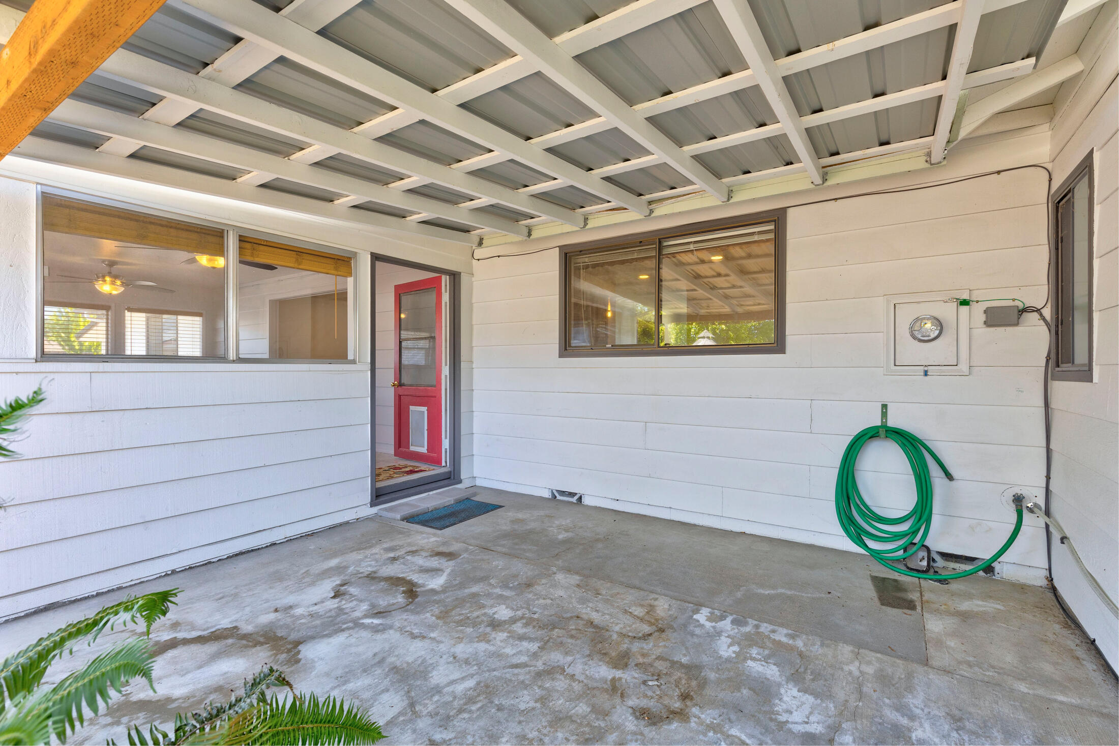 946 West Harbeck Road Grants Pass, OR 97527 - Photo 27 of 31 Back yard patio