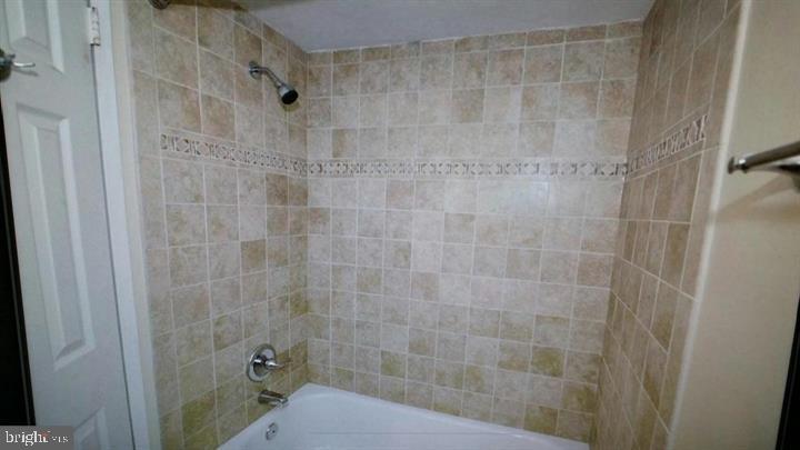 11651 Stoneview Square, Unit 2B Reston, VA 20191 - Photo 14 of 26 Gallery Image 14
