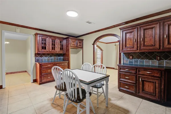 $2,600 | 8565 Ridgepoint Drive, Houston, TX 77055