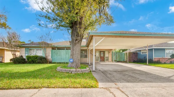 $2,600 | 8565 Ridgepoint Drive, Houston, TX 77055