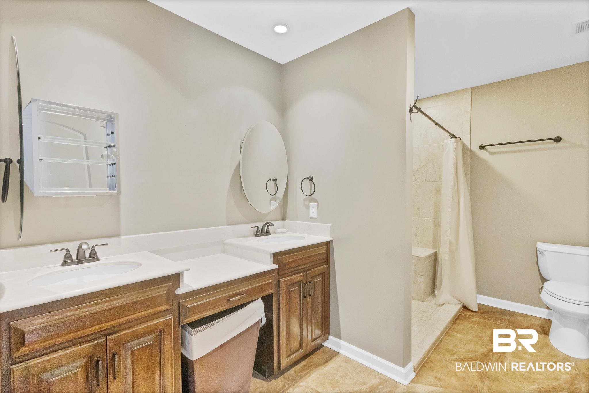 2901 Alston Court Mobile, AL 36605 - Photo 34 of 59 Bathroom 3