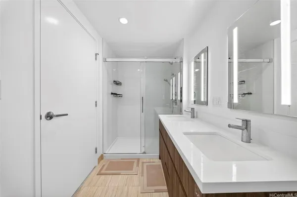 $5,000 | 1500 Rycroft Street, Unit 912R, Honolulu, HI 96814