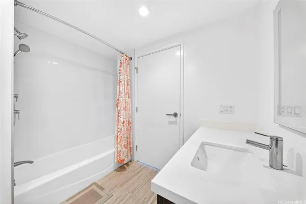$5,000 | 1500 Rycroft Street, Unit 912R, Honolulu, HI 96814