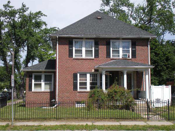 1126 Carew Street Springfield, MA 01104 - Photo 1 of 7 Gallery Image 1