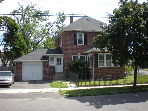1126 Carew Street Springfield, MA 01104 - Photo 2 of 7 Gallery Image 2
