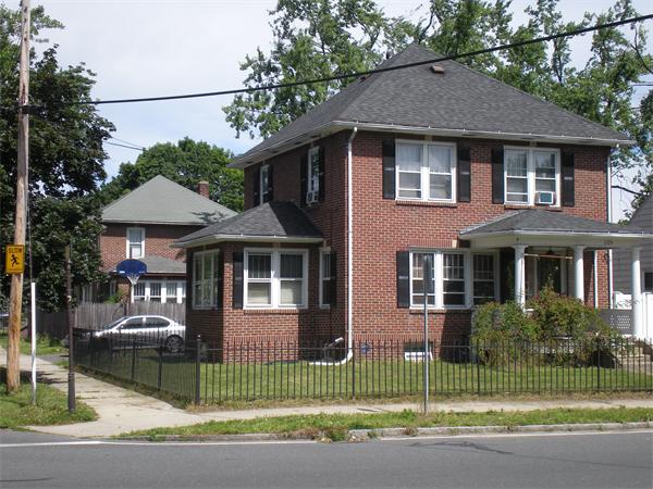 1126 Carew Street Springfield, MA 01104 - Photo 3 of 7 Gallery Image 3
