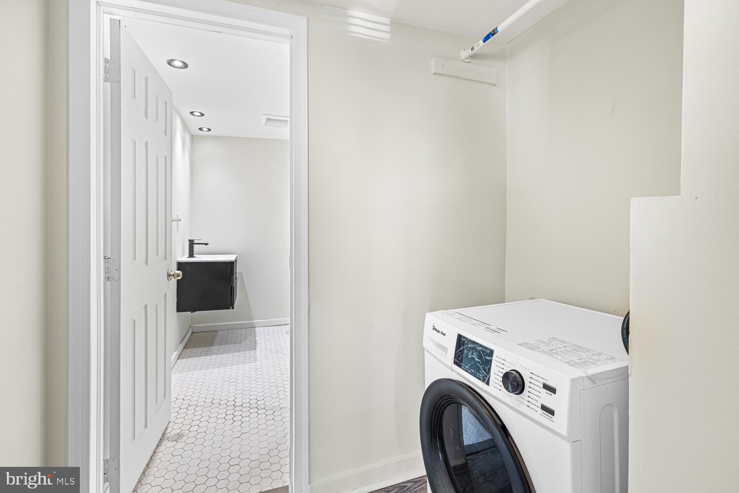 178 Master Street Philadelphia, PA 19122 - Photo 11 of 19 a utility room with dryer and washer