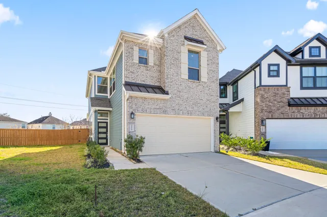 $314,900 | 7810 Starfish Arbor Drive, Cypress, TX 77433