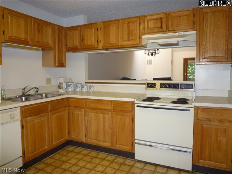 4655 Mayfield Road, Unit F South Euclid, OH 44121 - Photo 11 of 22