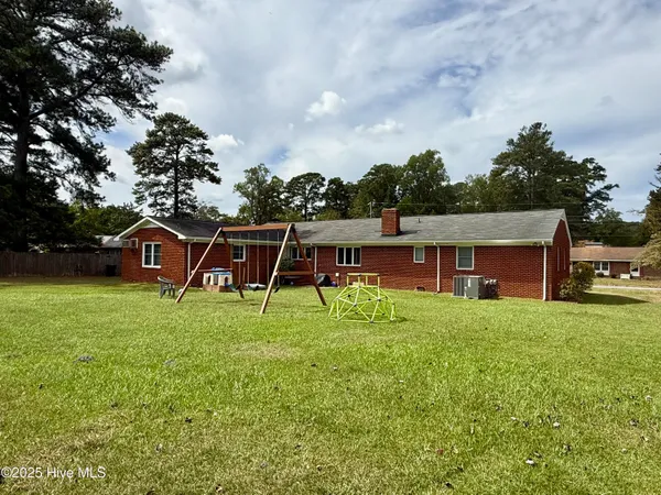 $214,500 | 1005 Pinecrest Street, Williamston, NC 27892