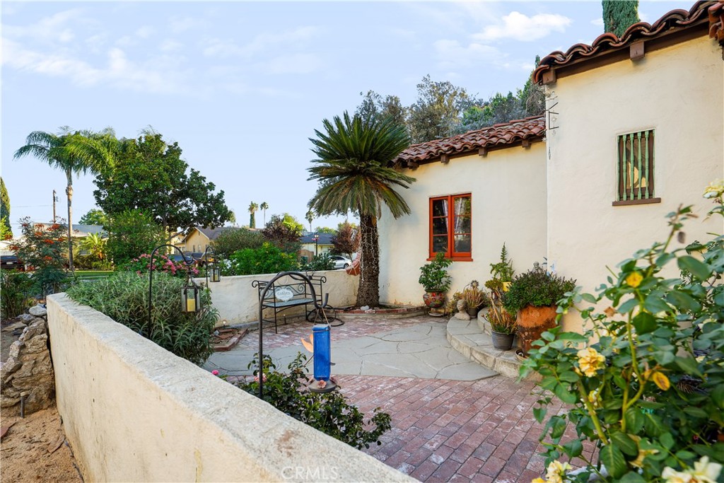 4653 Beatty Drive Riverside, CA 92506 - Photo 6 of 50