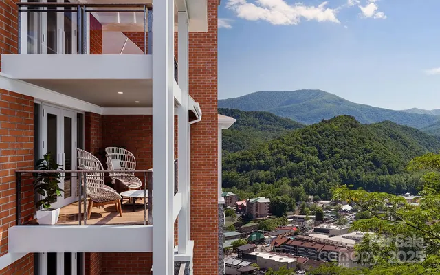 $2,450,000 | 227 7th Avenue West, Unit 230, Hendersonville, NC 28791