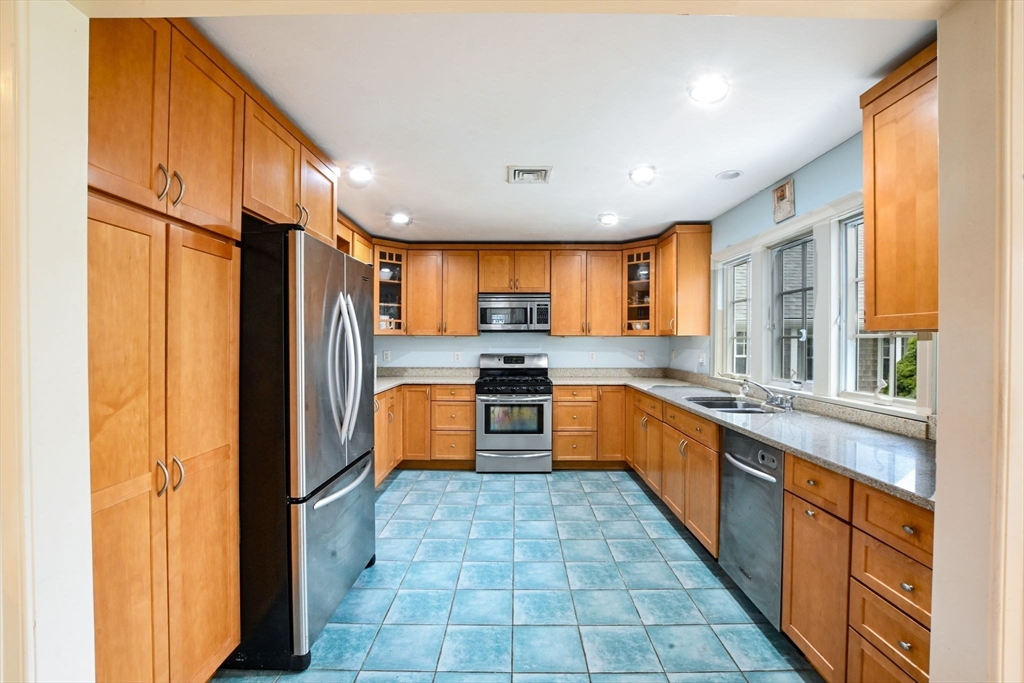 400 Davisville Road Falmouth, MA 02536 - Photo 20 of 37
