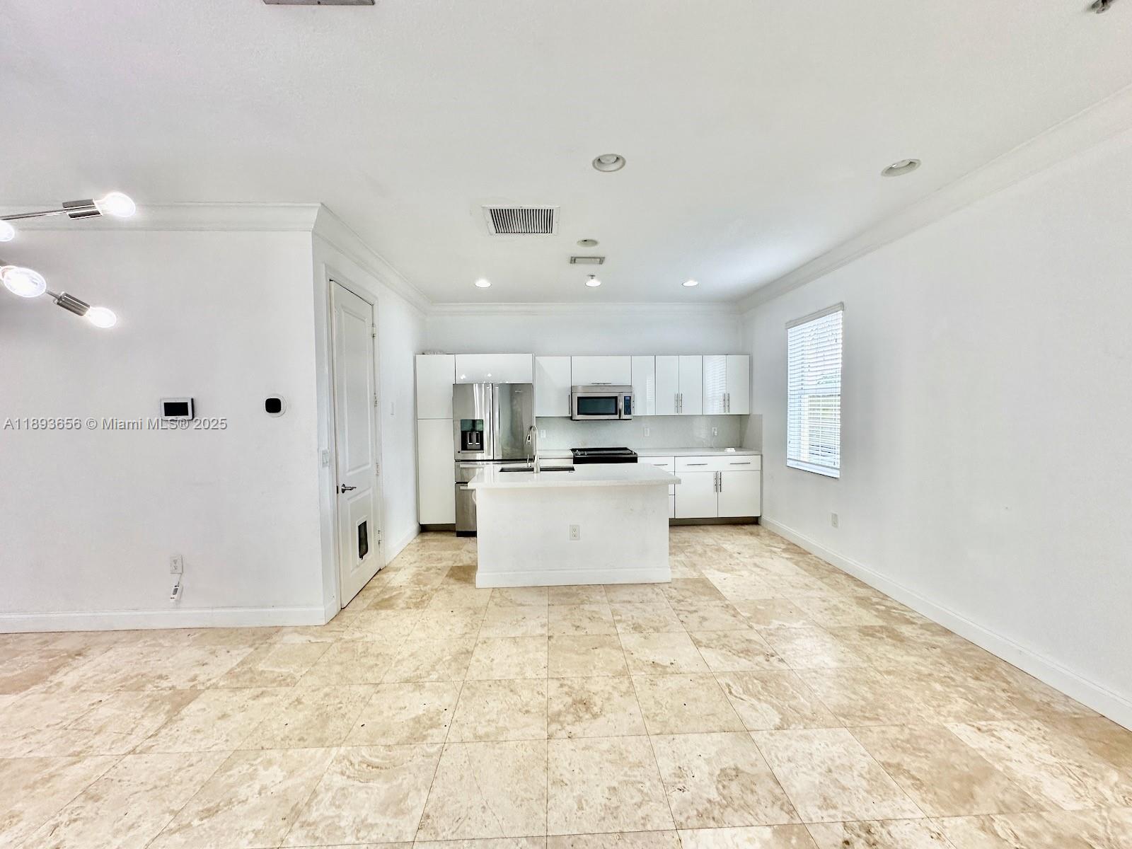 813 Southeast 18th Court Fort Lauderdale, FL 33316 - Photo 14 of 43